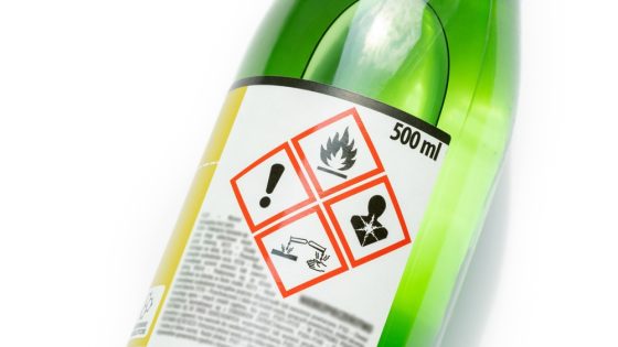 La Eurocámara respalda aplazar las nuevas normas de etiquetado de productos químicos