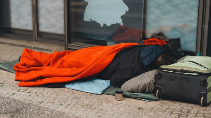 Formación especializada a profesionales del Derecho para la defensa de personas sin hogar