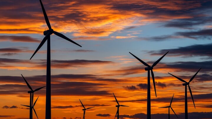 Amazon alcanza 100 proyectos de energía renovable en España tras sumar siete proyectos en 2025