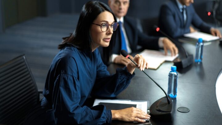 La presencia de mujeres en los consejos de administración del Ibex 35 se situó en el 42,19% en 2025