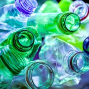La CE celebra que Coca-Cola, Nestlé y Danone modifiquen las afirmaciones sobre reciclado de botellas de plástico