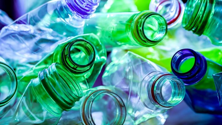 La CE celebra que Coca-Cola, Nestlé y Danone modifiquen las afirmaciones sobre reciclado de botellas de plástico