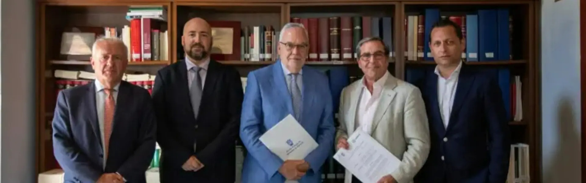 Imagen https://lefebvre.es/uploads/media/noticias/0001/02/Convenio-Lefebvre-ICA-Granada_img-)_686af8f9aff49_thumb_1418_noticias_cabecera.jpg