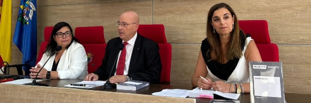 Imagen del artículo Presentamos la sexta edición del Memento Experto Extranjería en el Ilustre Colegio de Abogados de Melilla